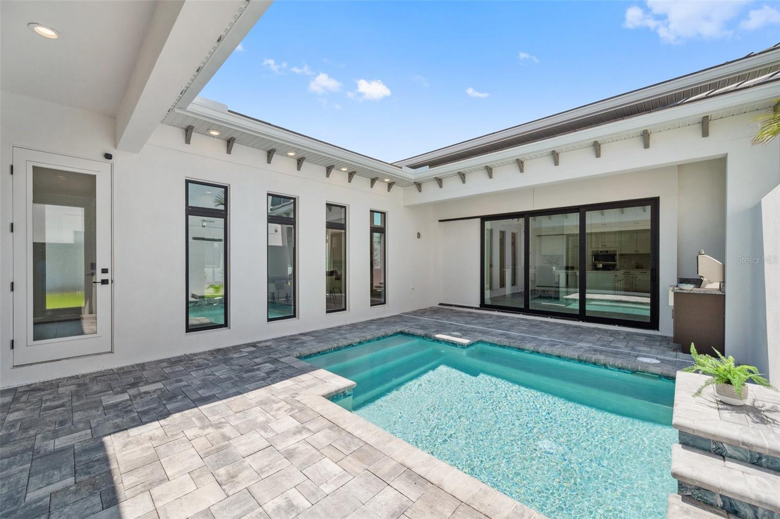 AQUA LAGOON - Residential