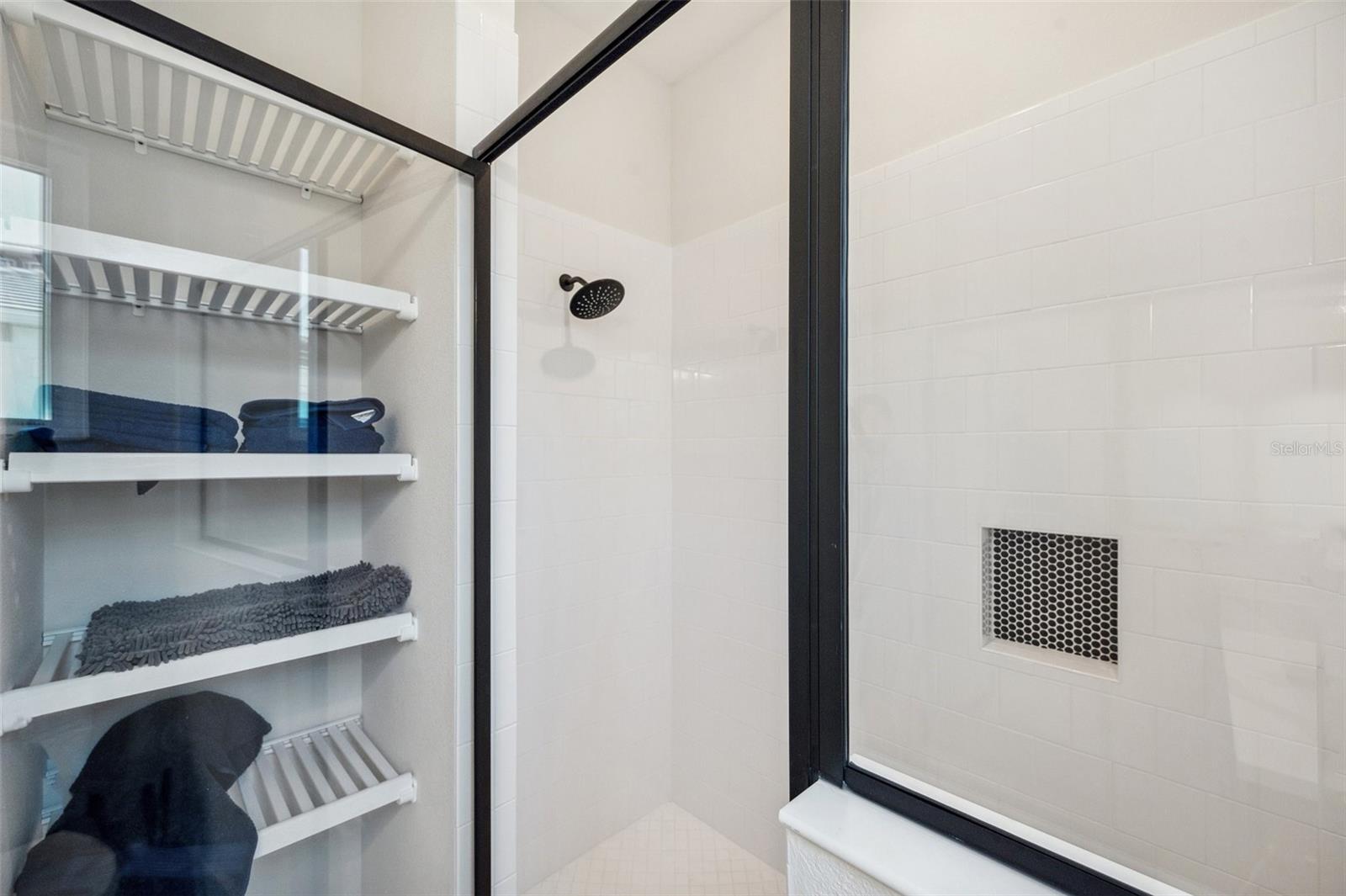 AQUA LAGOON - Residential