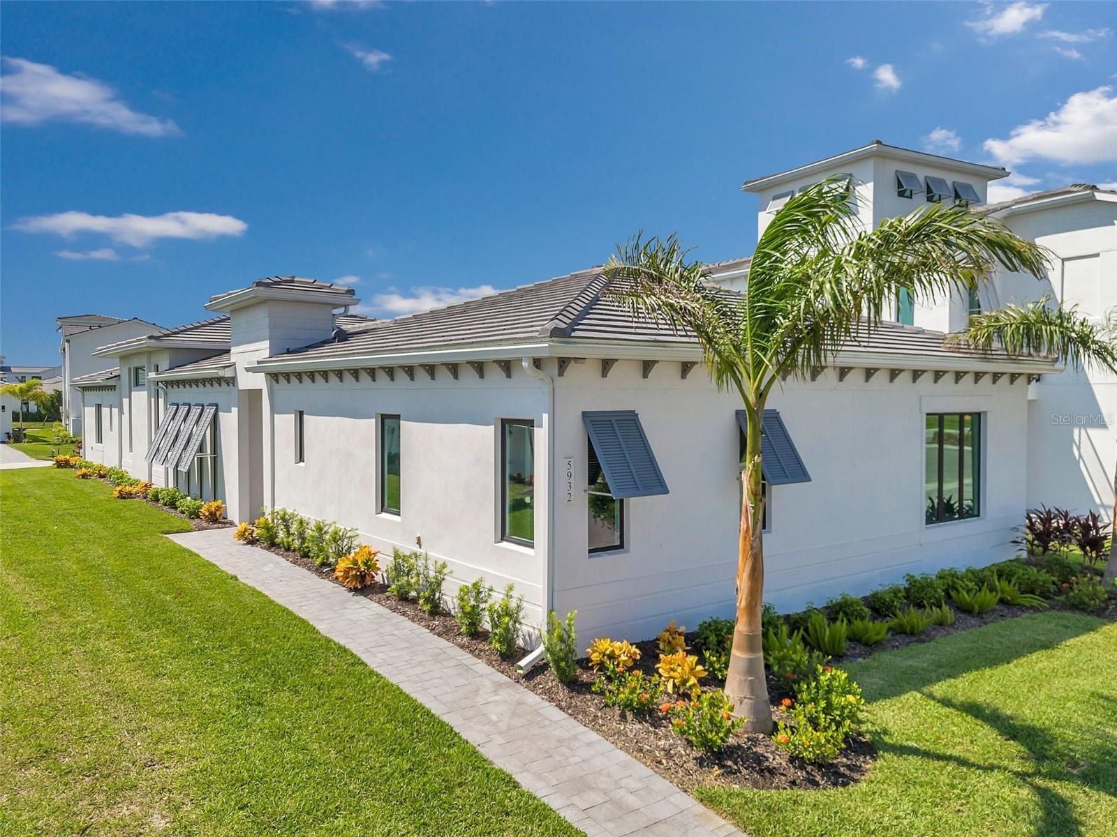 AQUA LAGOON - Residential