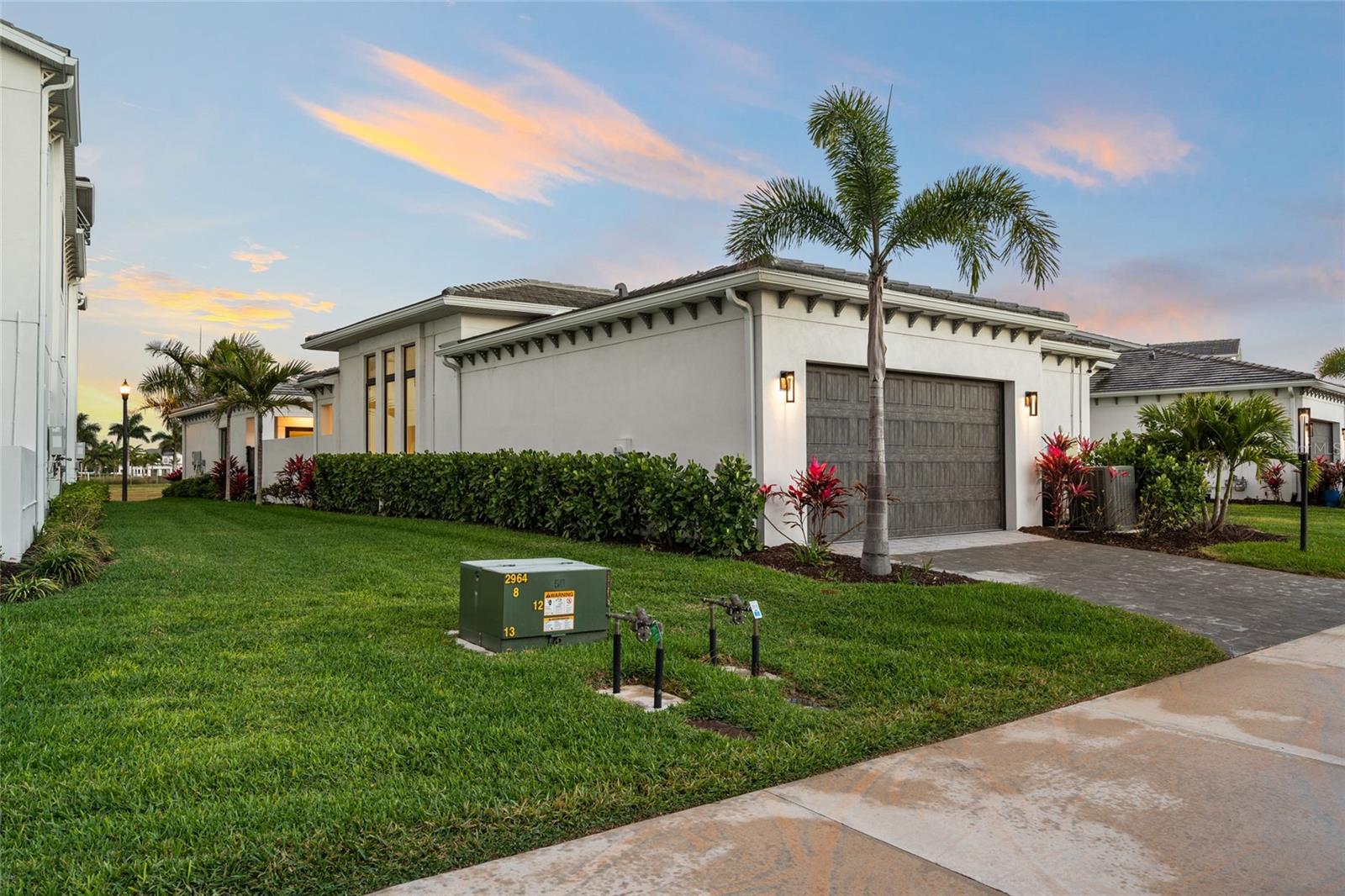 AQUA LAGOON - Residential