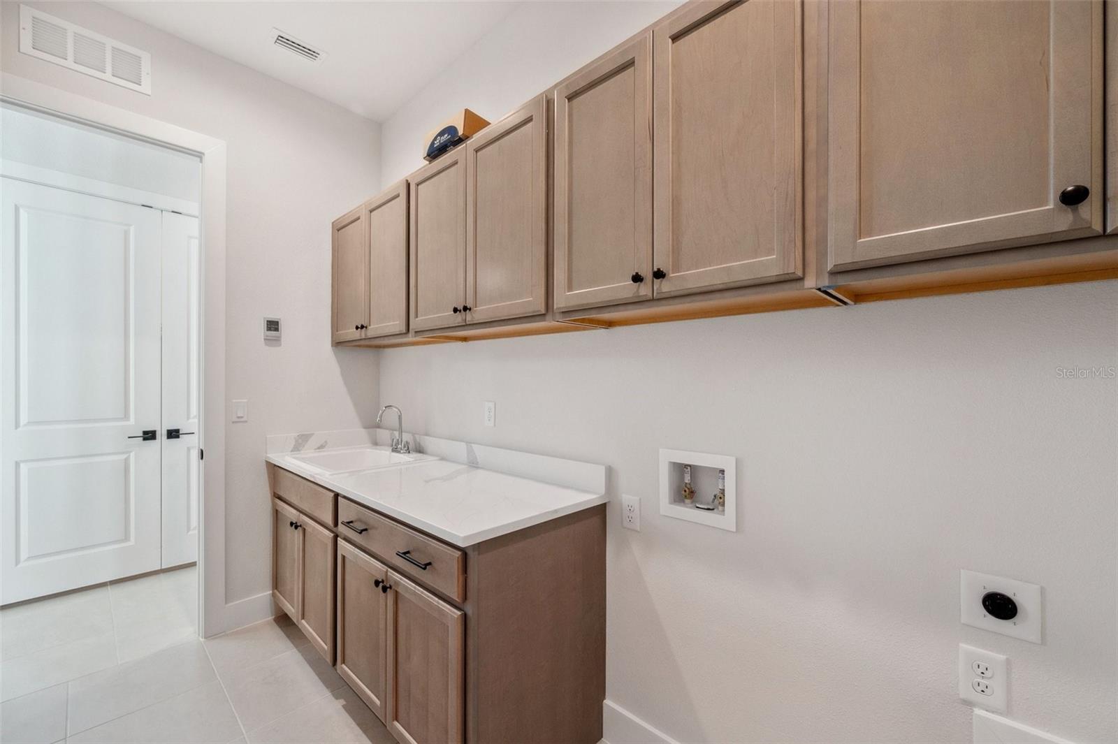 AQUA LAGOON - Residential