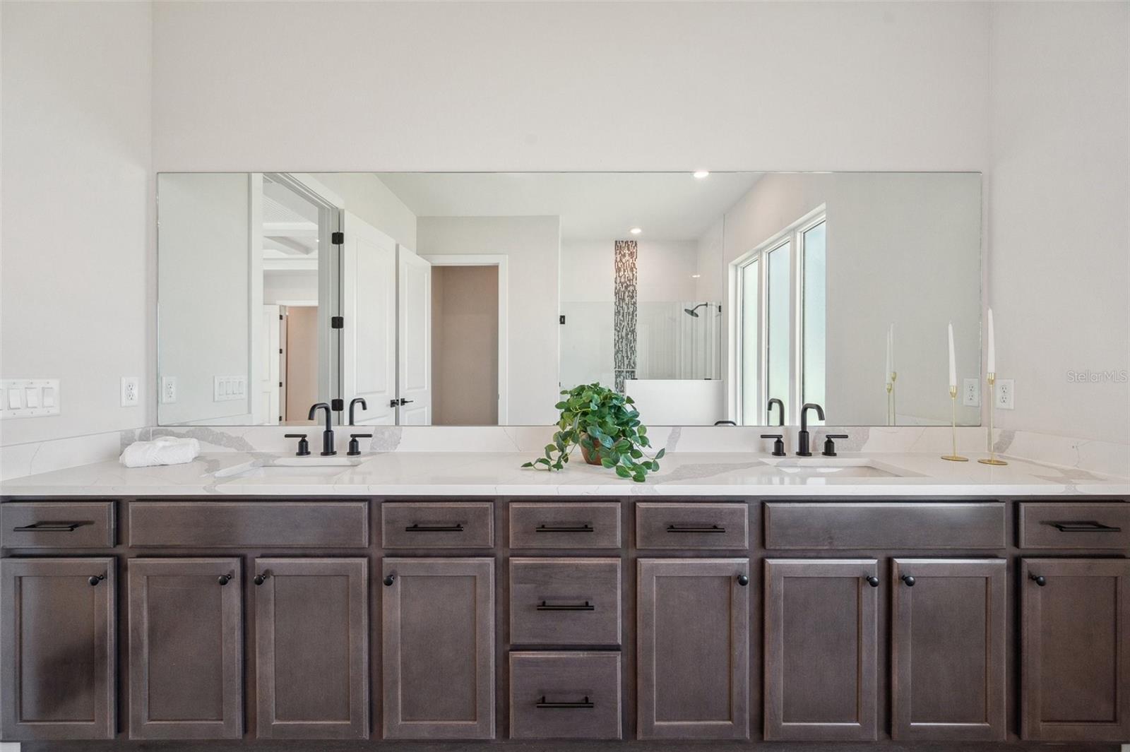 AQUA LAGOON - Residential