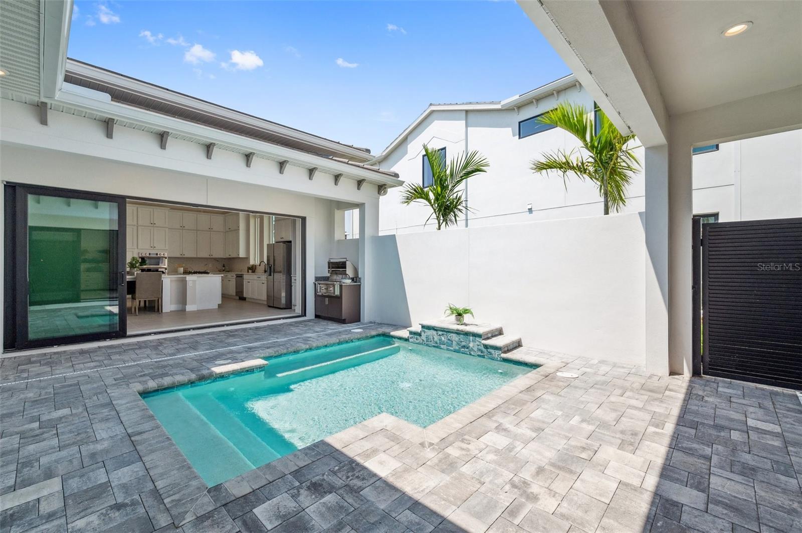 AQUA LAGOON - Residential