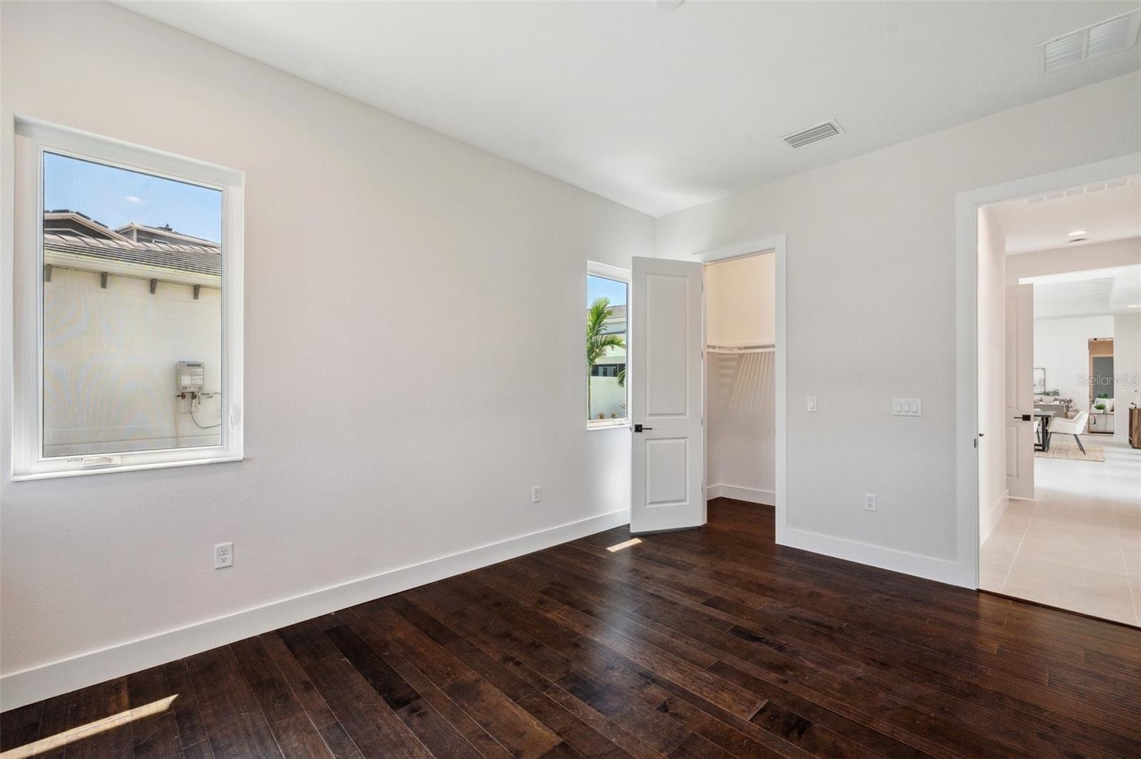 AQUA LAGOON - Residential