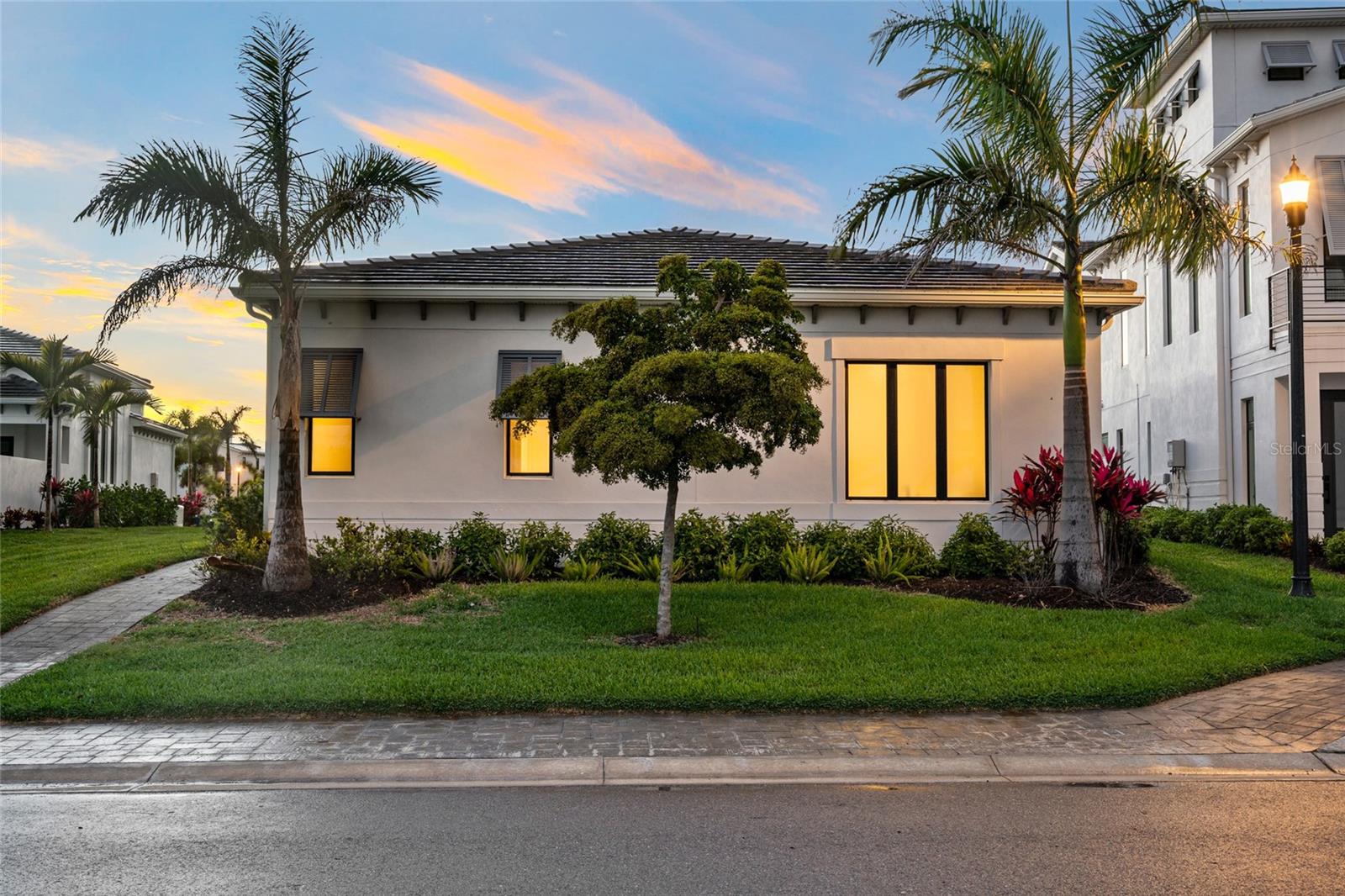 AQUA LAGOON - Residential