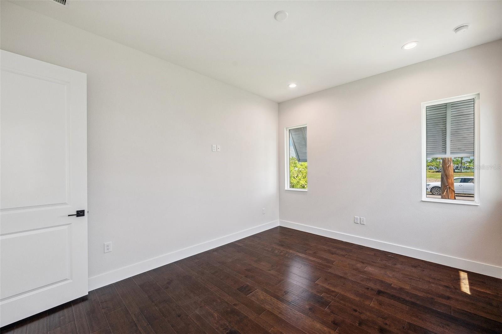 AQUA LAGOON - Residential