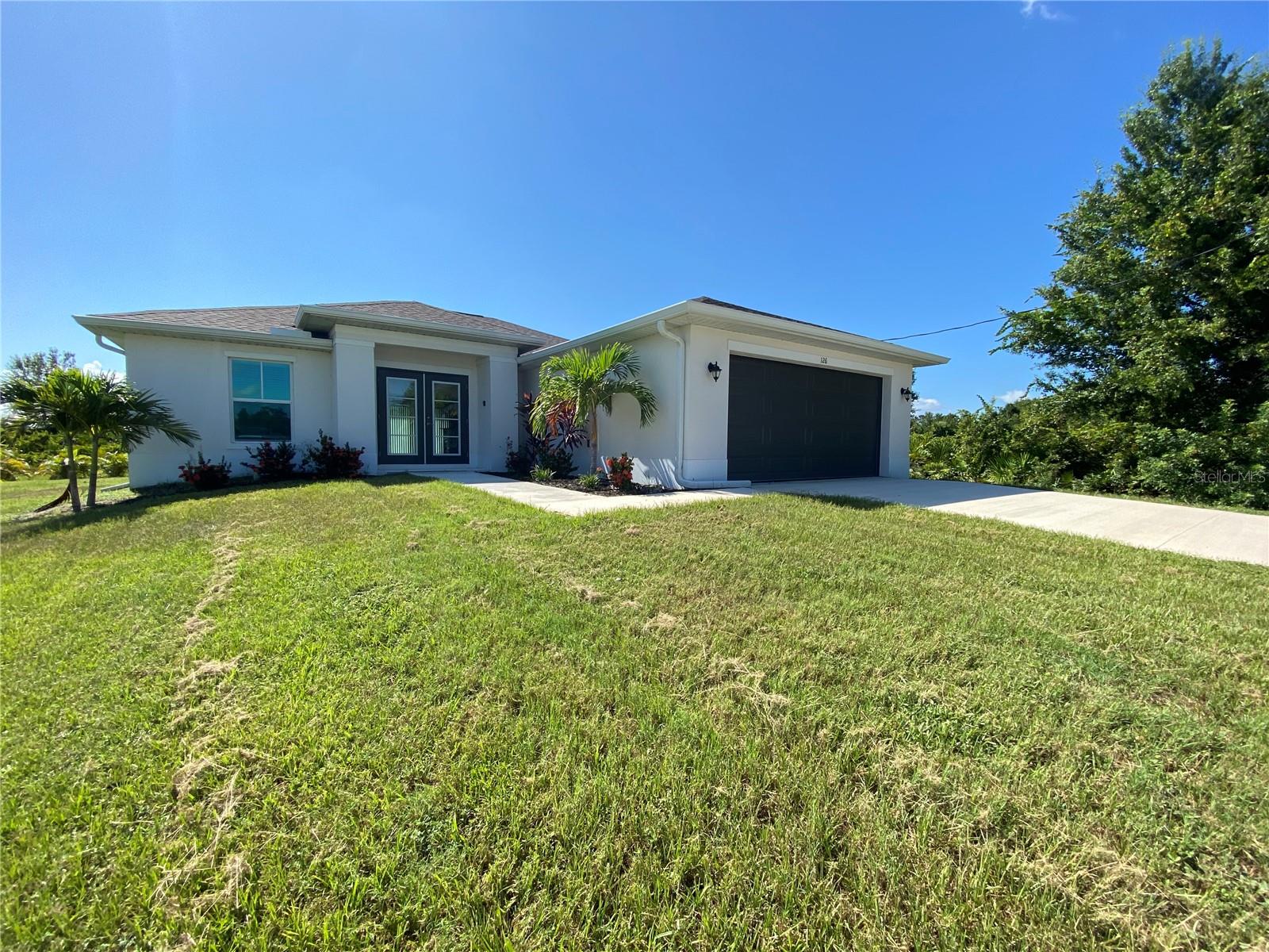 4 bedroom 2 bath single family home located in Rotonda West. Laminate flooring. $1990 month + $1990 Security req'd to move in. SMOKING PROHIBITED. No pets allowed. Electric, water and lawncare is the resident's responsibility.
"EQUAL HOUSING OPPORTUNITY"