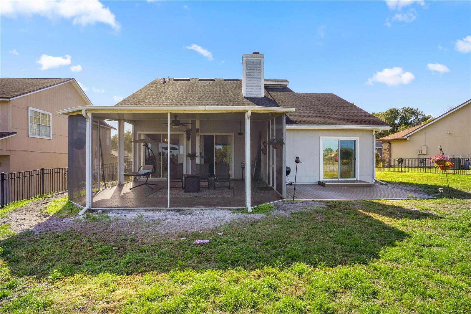 PEMBROOKE - Residential