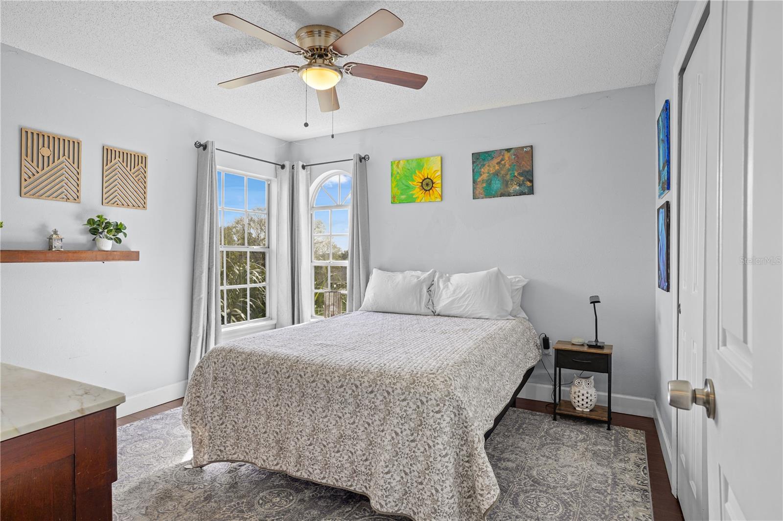 PEMBROOKE - Residential