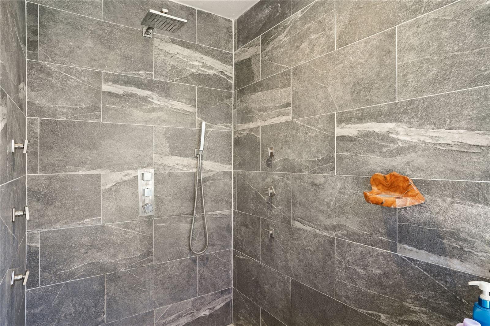 PEMBROOKE - Residential