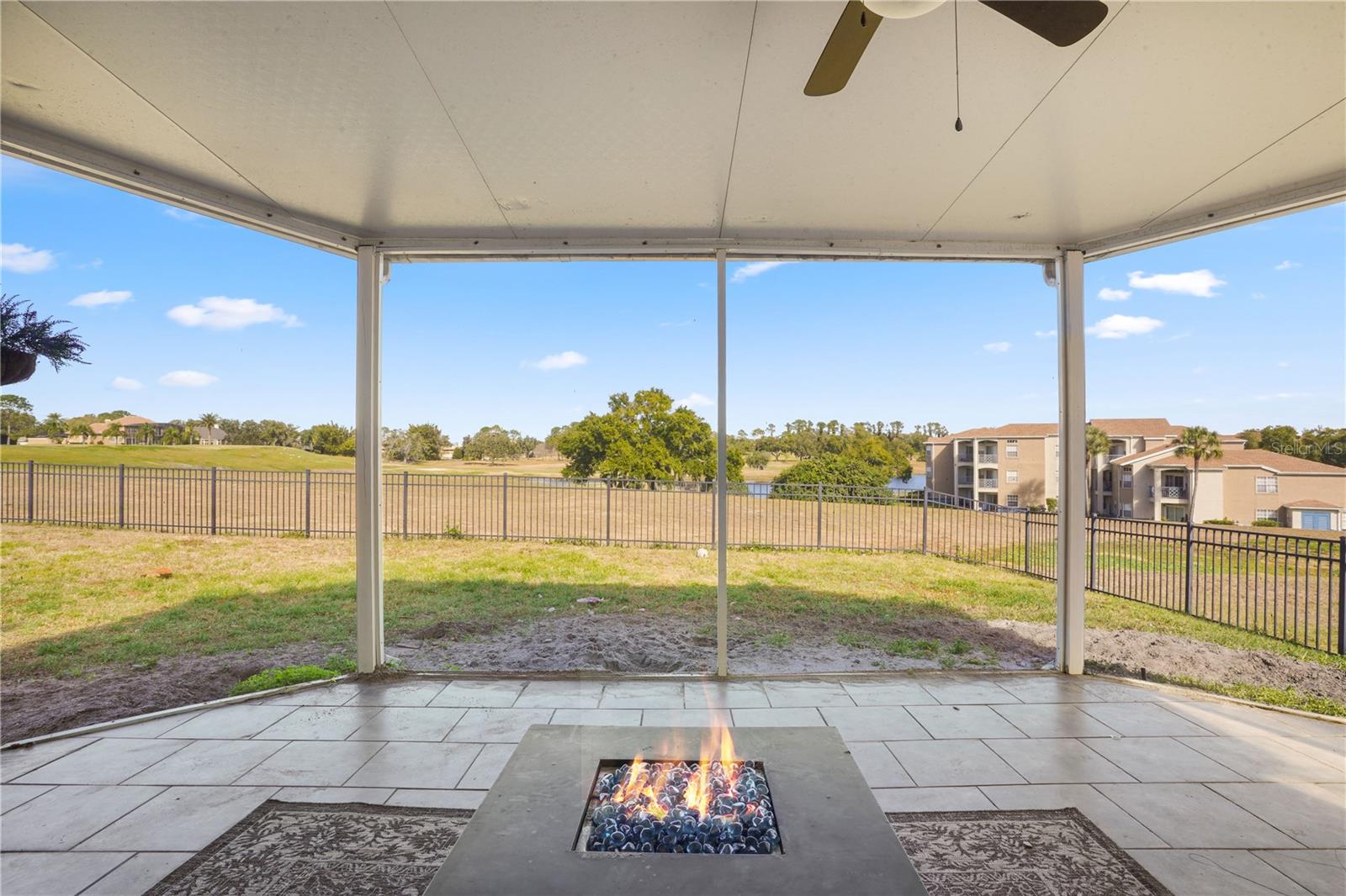 PEMBROOKE - Residential