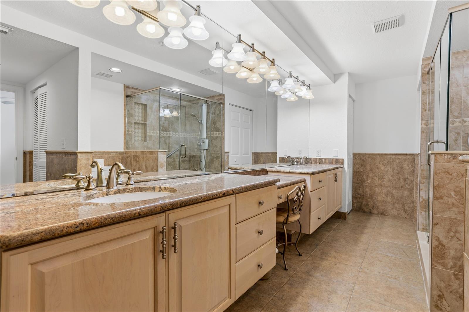 TOWERS EIGHT AND NINE CONDI PH1 - Residential