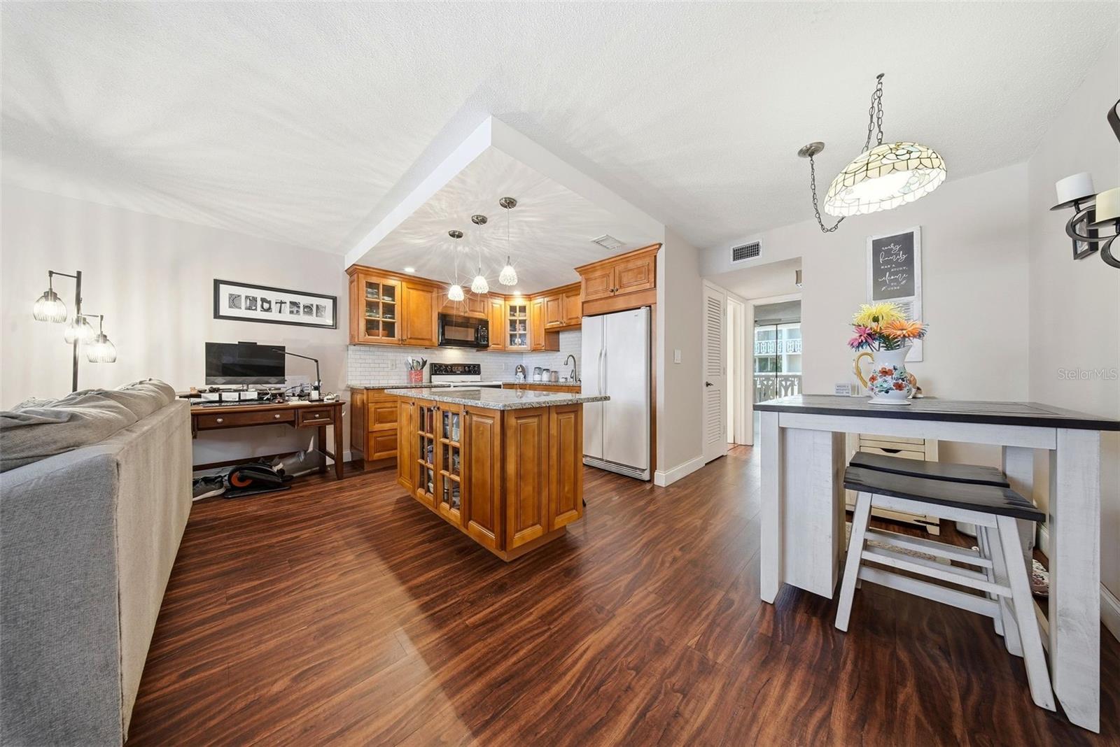 SEVILLE CONDO 8 - Residential