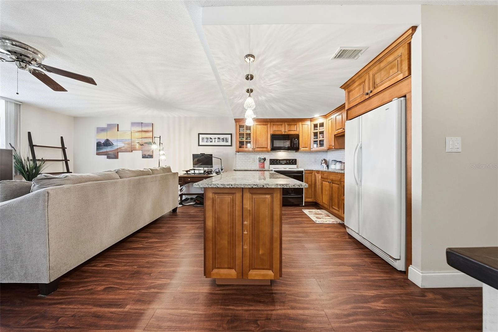 SEVILLE CONDO 8 - Residential