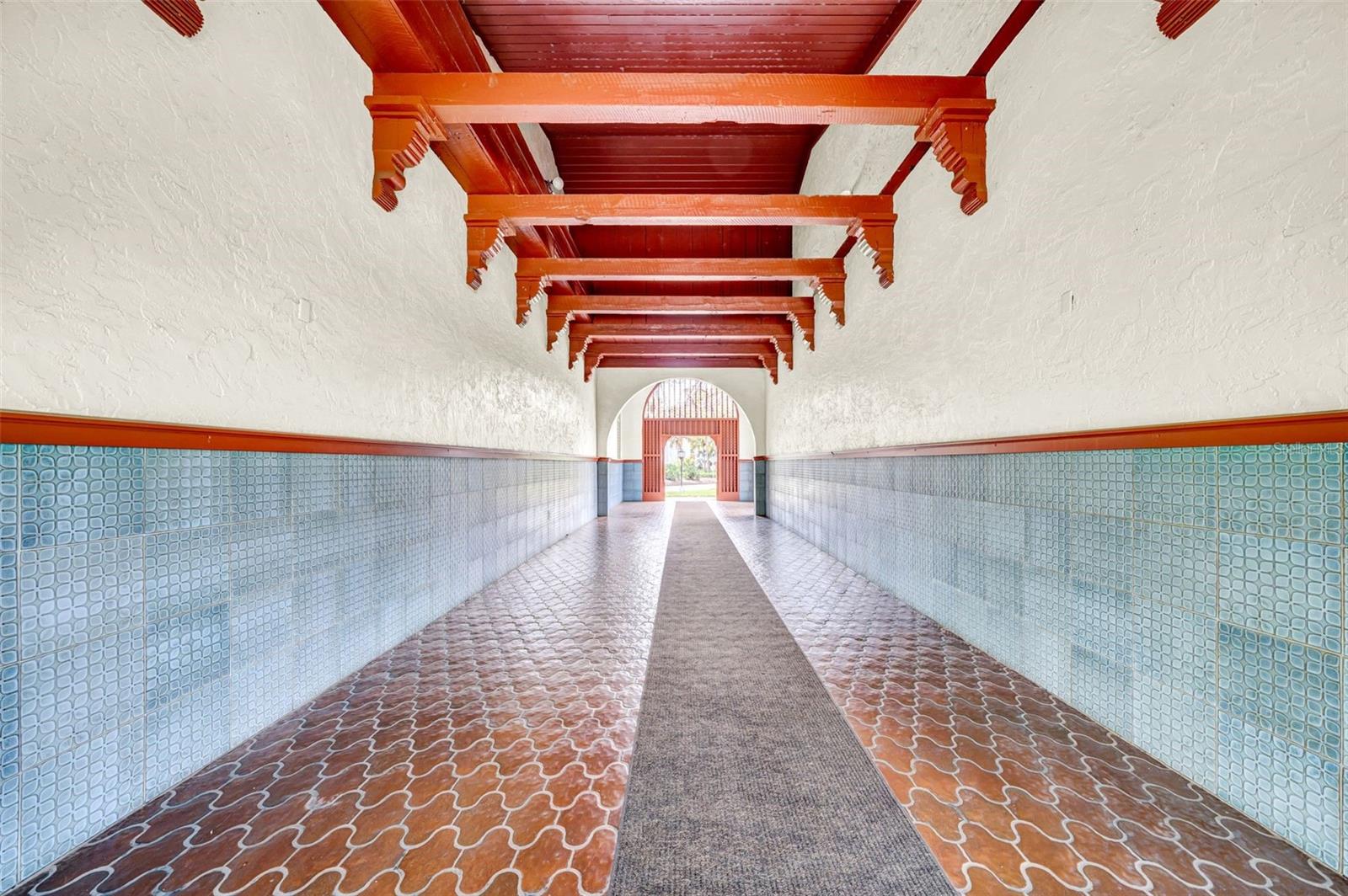 SEVILLE CONDO 8 - Residential