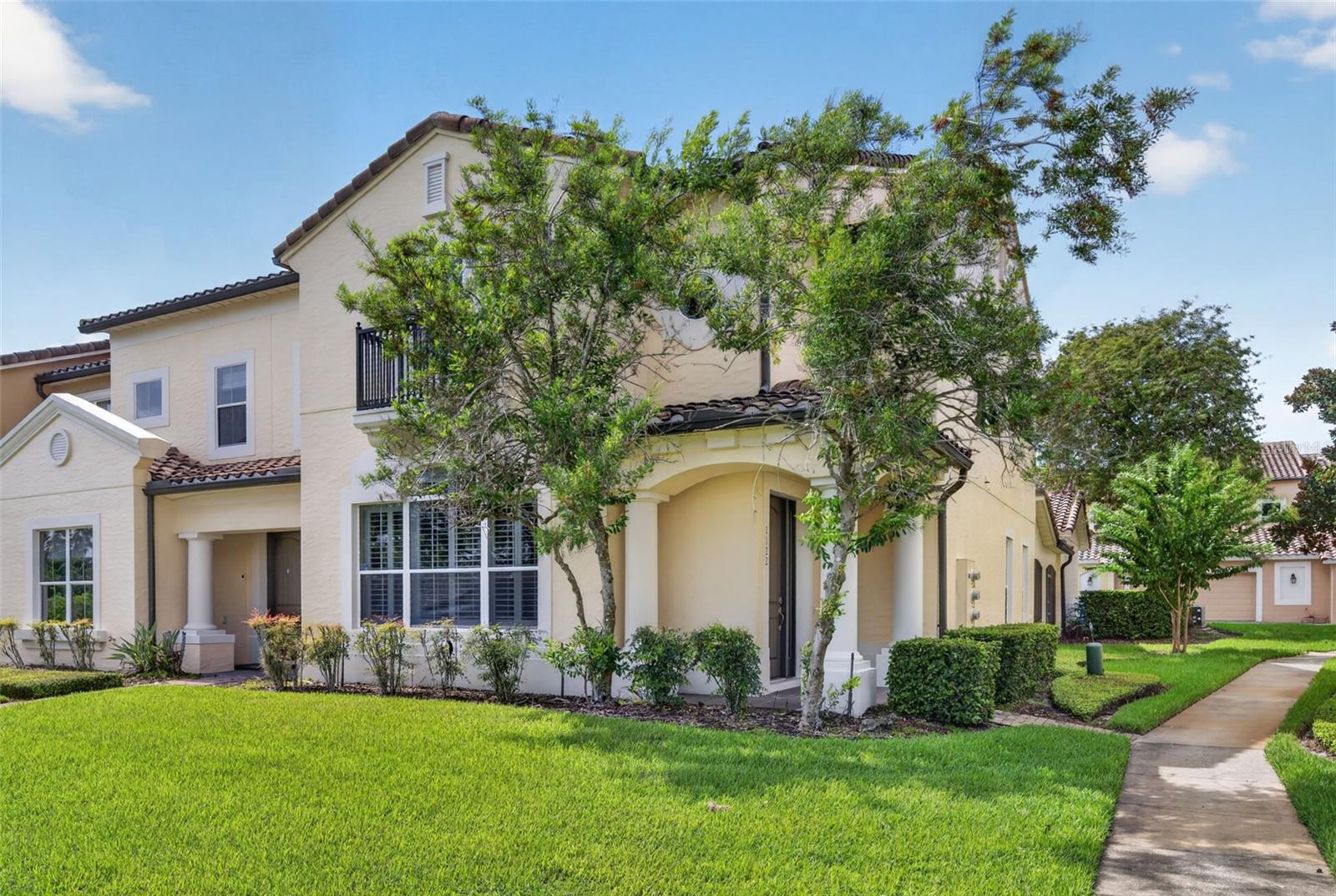 1122 CHARMING STREET