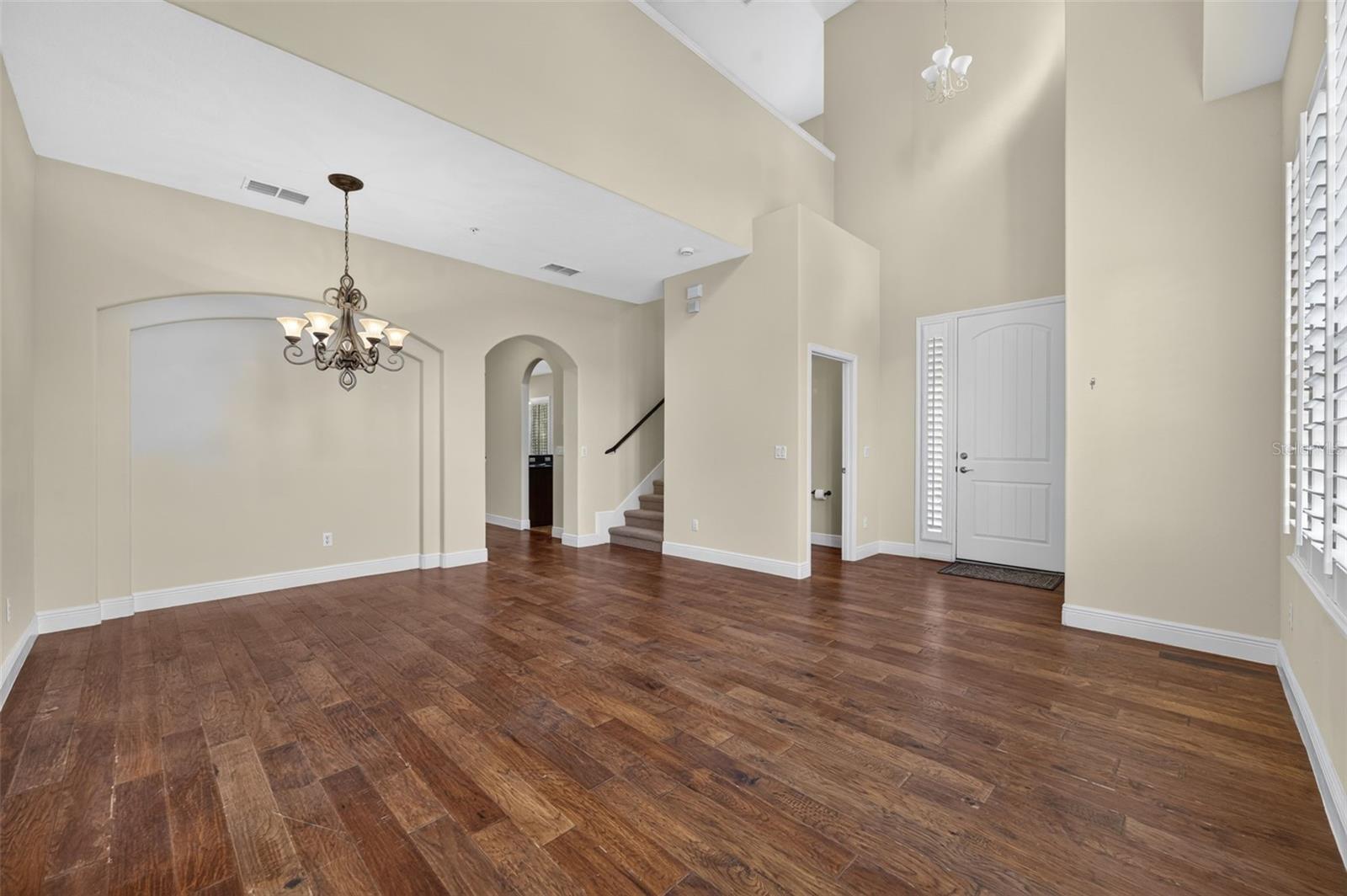 1122 CHARMING STREET