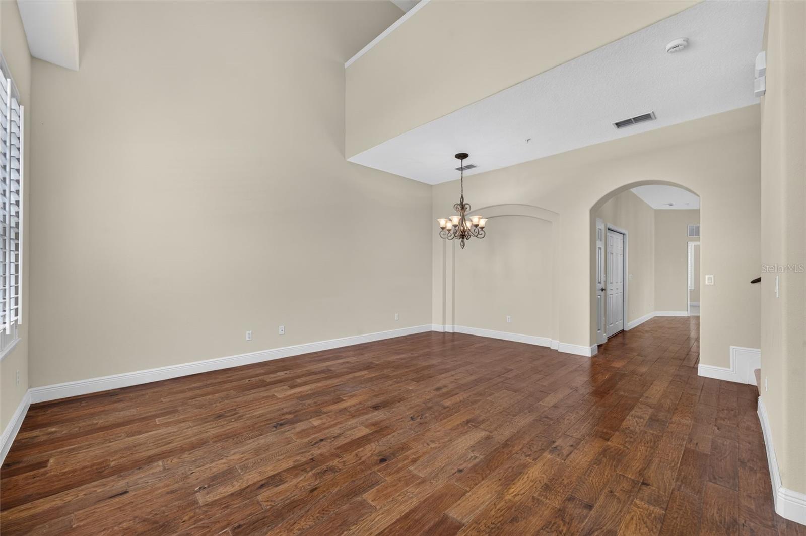 1122 CHARMING STREET