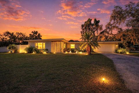 913 HELENA DRIVE BRANDON FL 33511