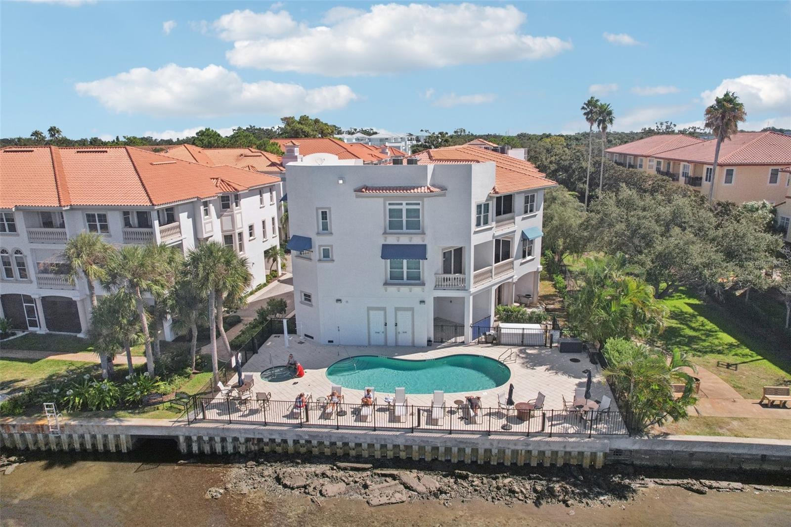 SAN RUFFINO II CONDO - Residential