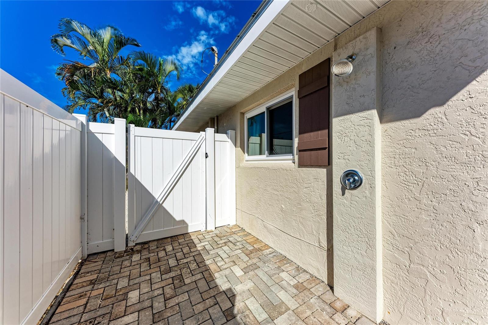 LAKE LA VISTA SUB, REP OF - Residential