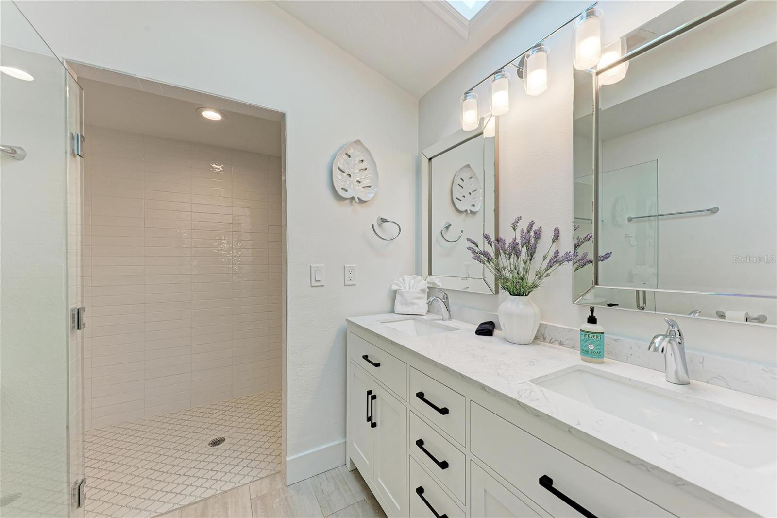 LAKE LA VISTA SUB, REP OF - Residential