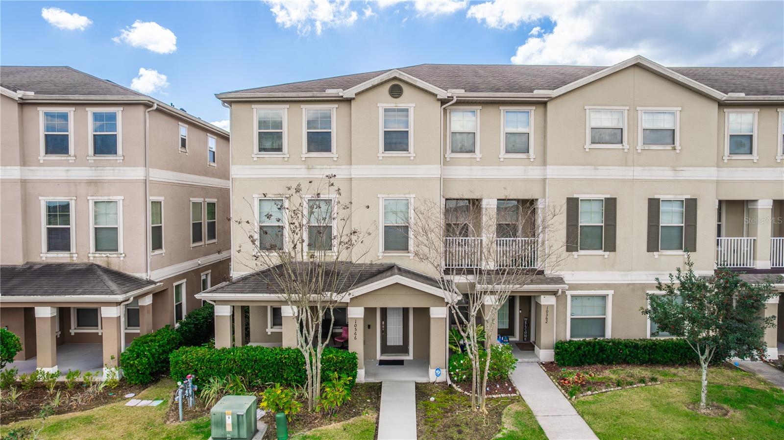 10566 GREEN IVY LANE