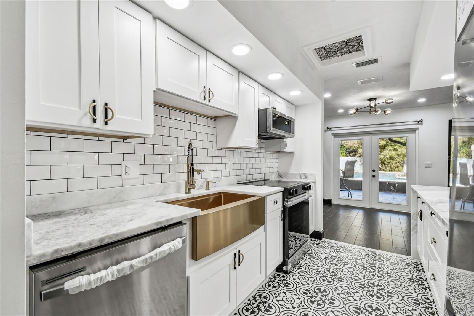 COUNTRY PLACE - Residential