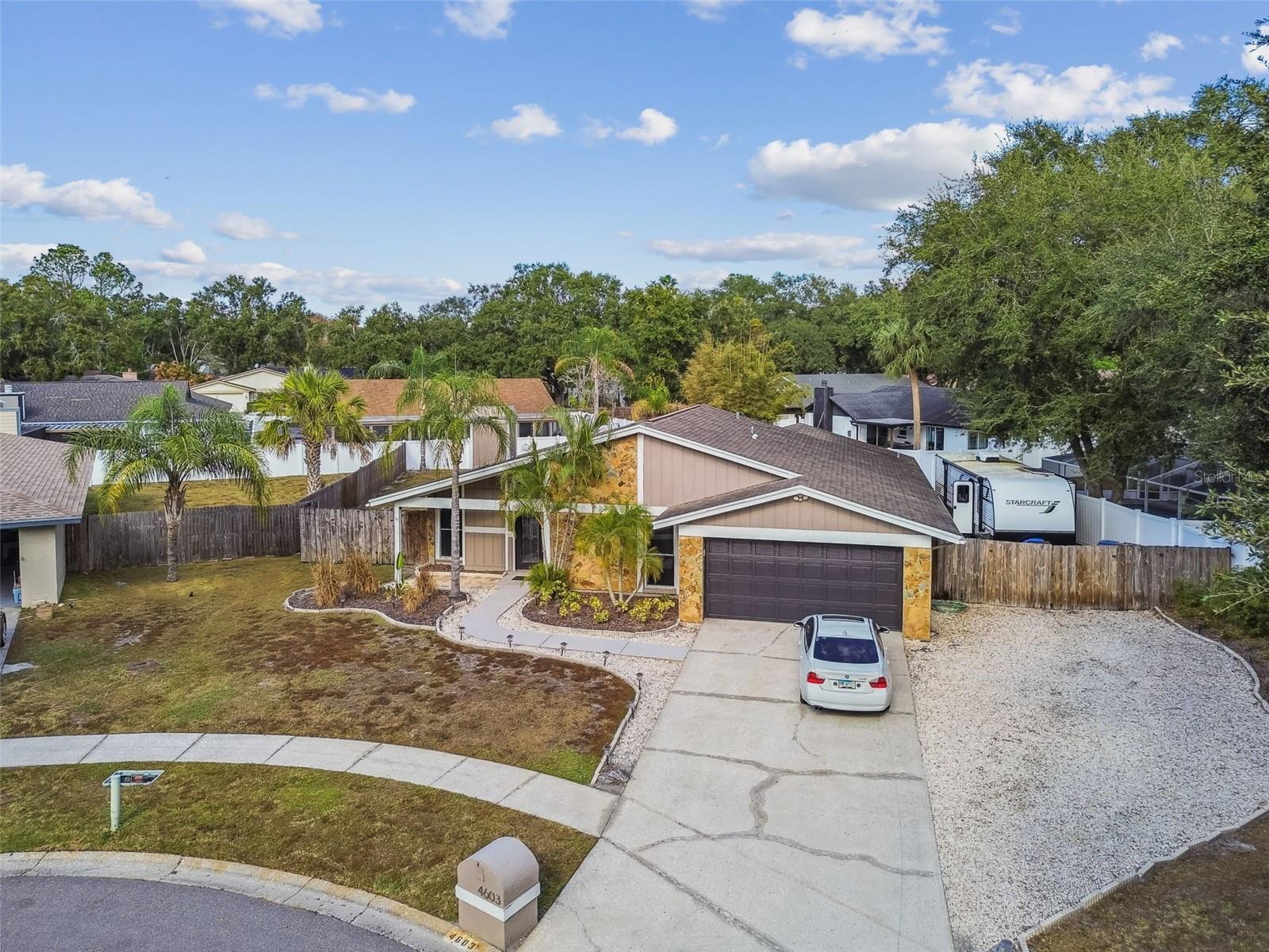 COUNTRY PLACE - Residential