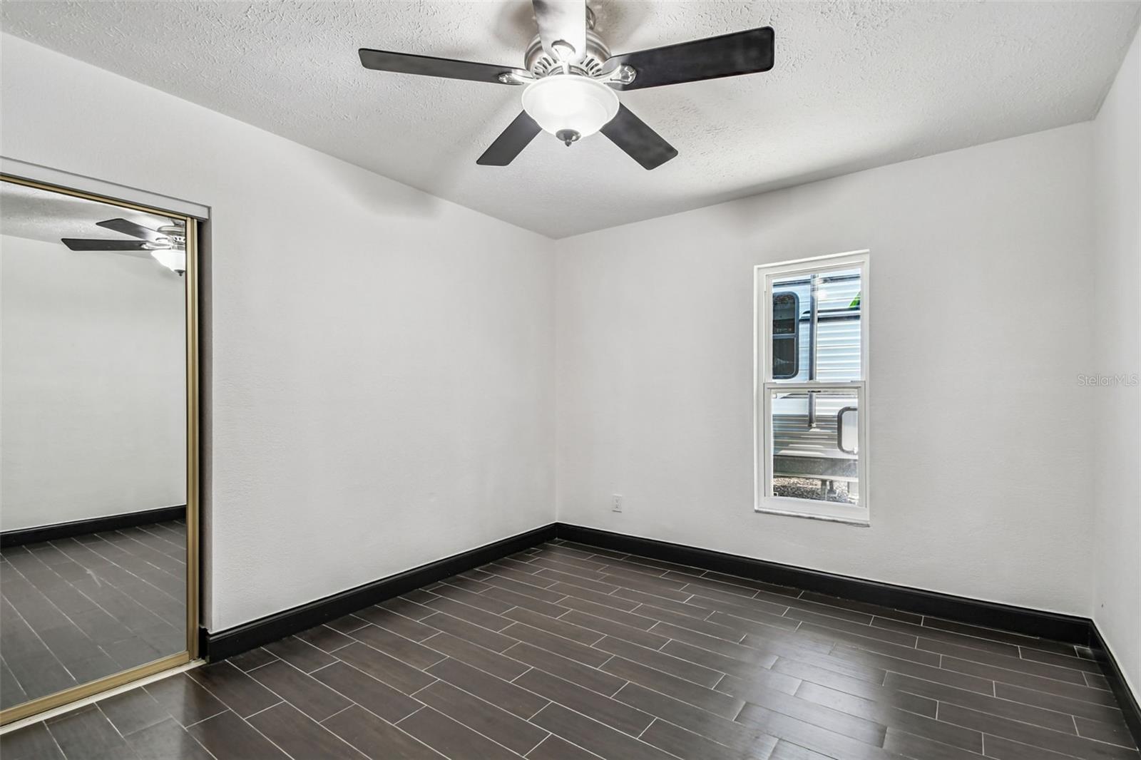 COUNTRY PLACE - Residential