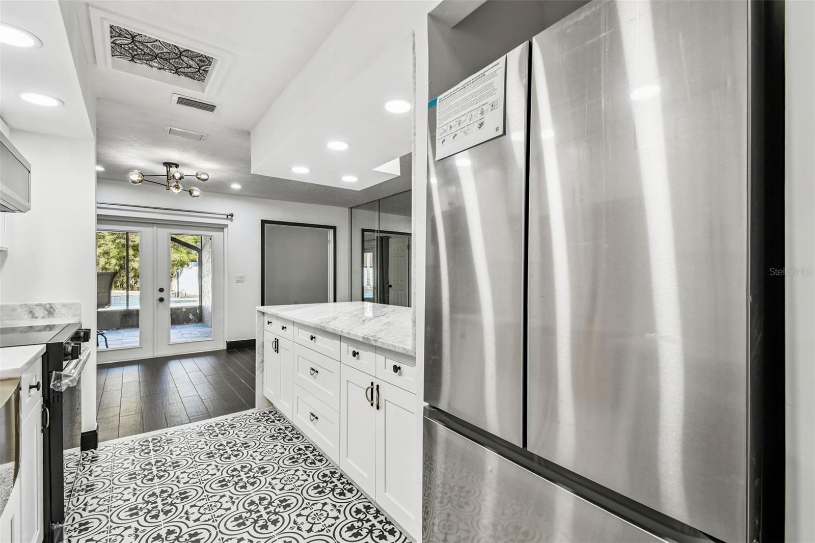 COUNTRY PLACE - Residential