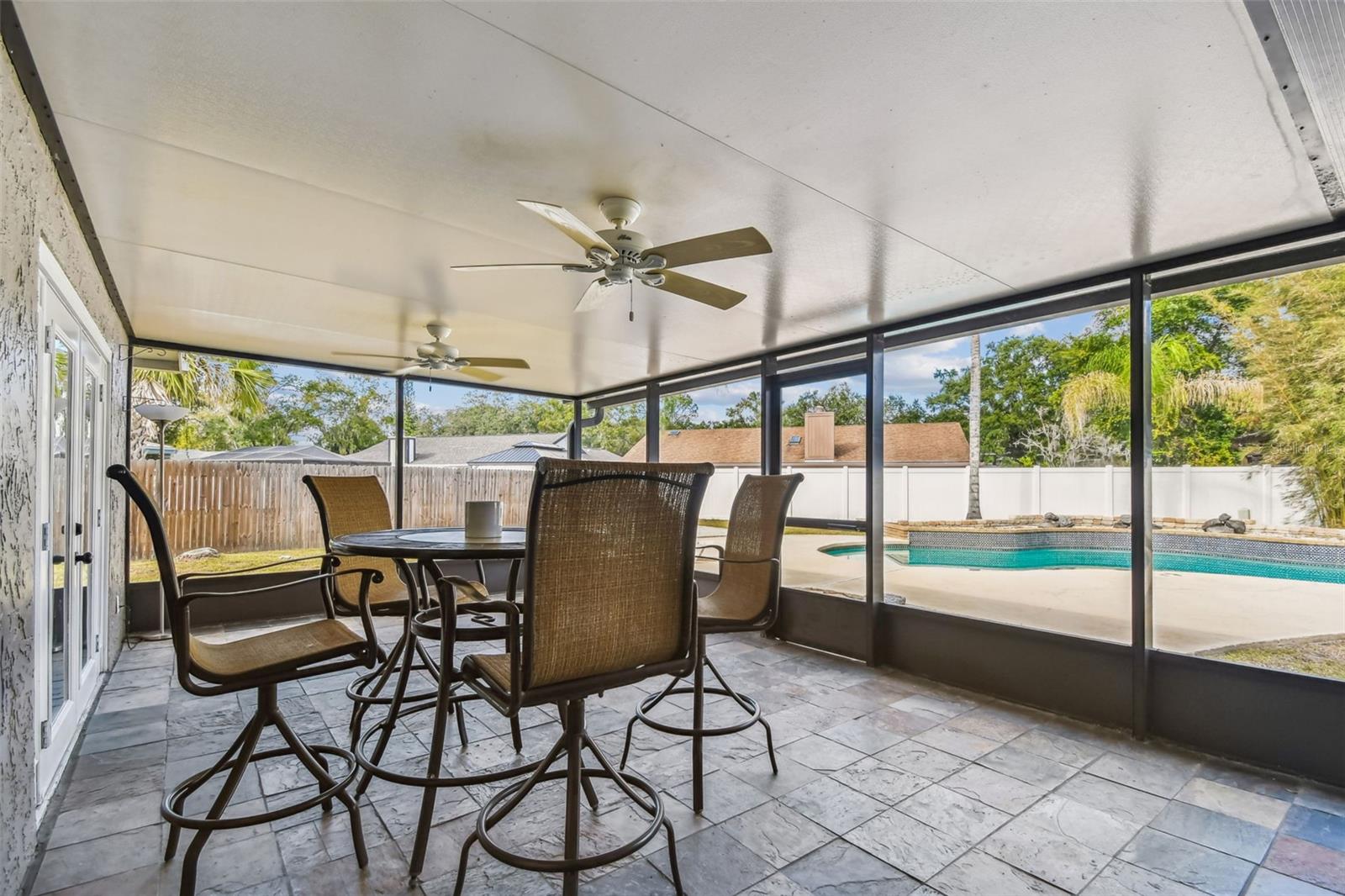 COUNTRY PLACE - Residential