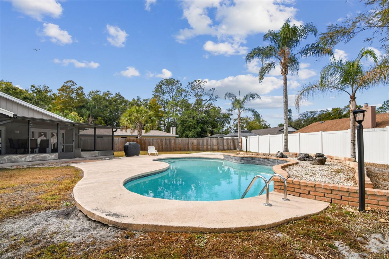 COUNTRY PLACE - Residential