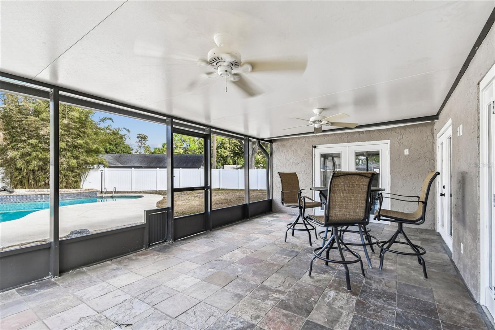 COUNTRY PLACE - Residential