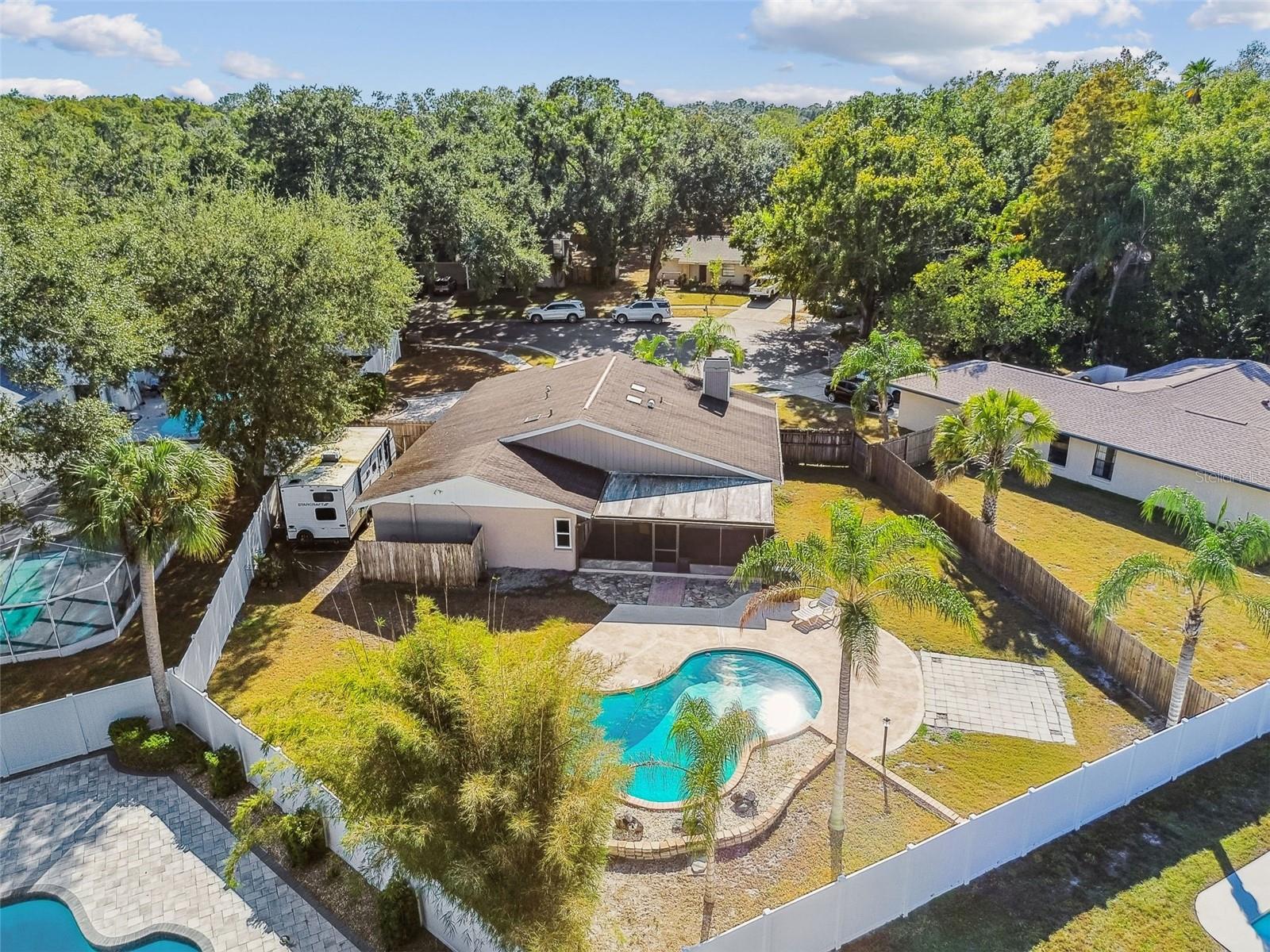 COUNTRY PLACE - Residential