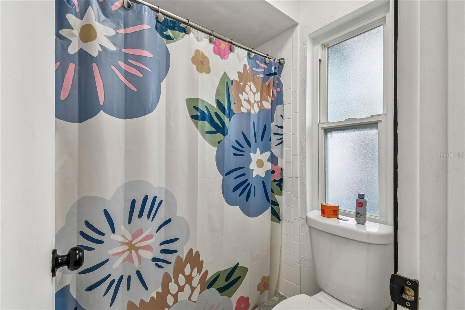 COUNTRY PLACE - Residential