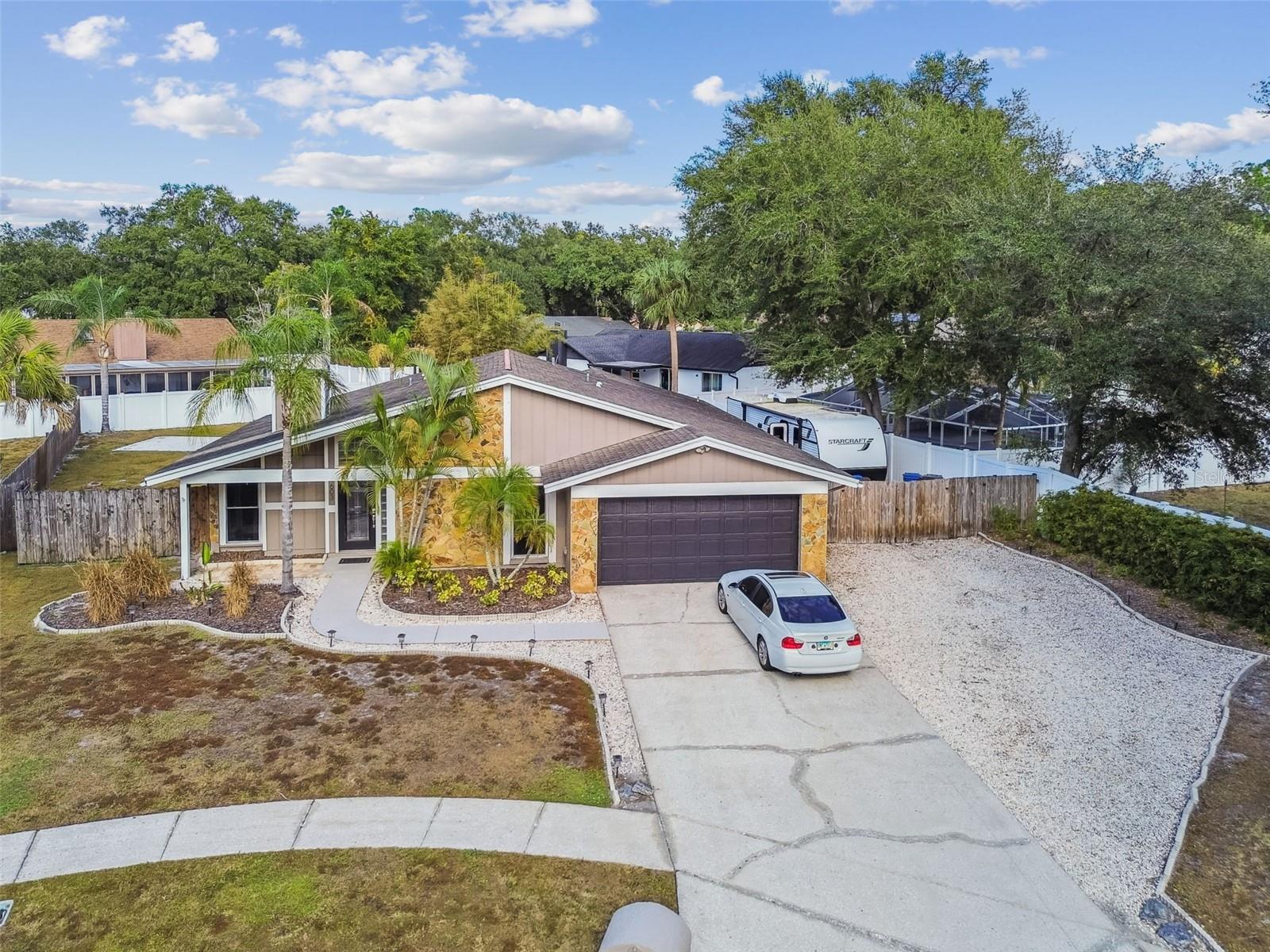 COUNTRY PLACE - Residential