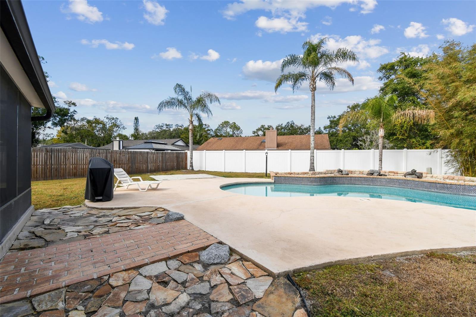 COUNTRY PLACE - Residential