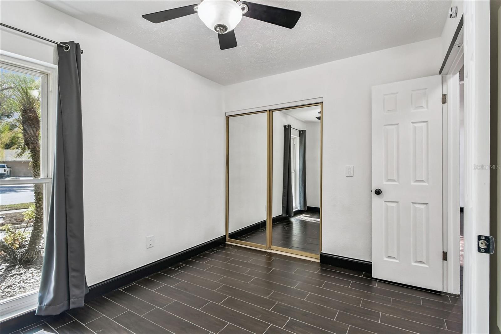 COUNTRY PLACE - Residential