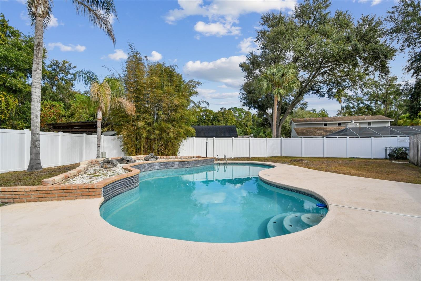 COUNTRY PLACE - Residential