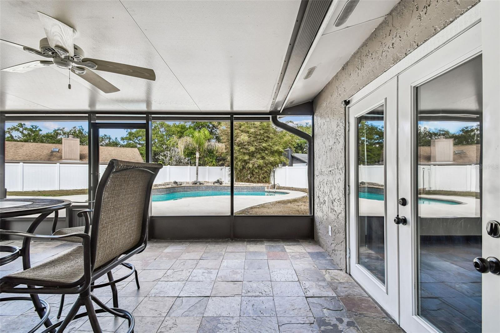 COUNTRY PLACE - Residential