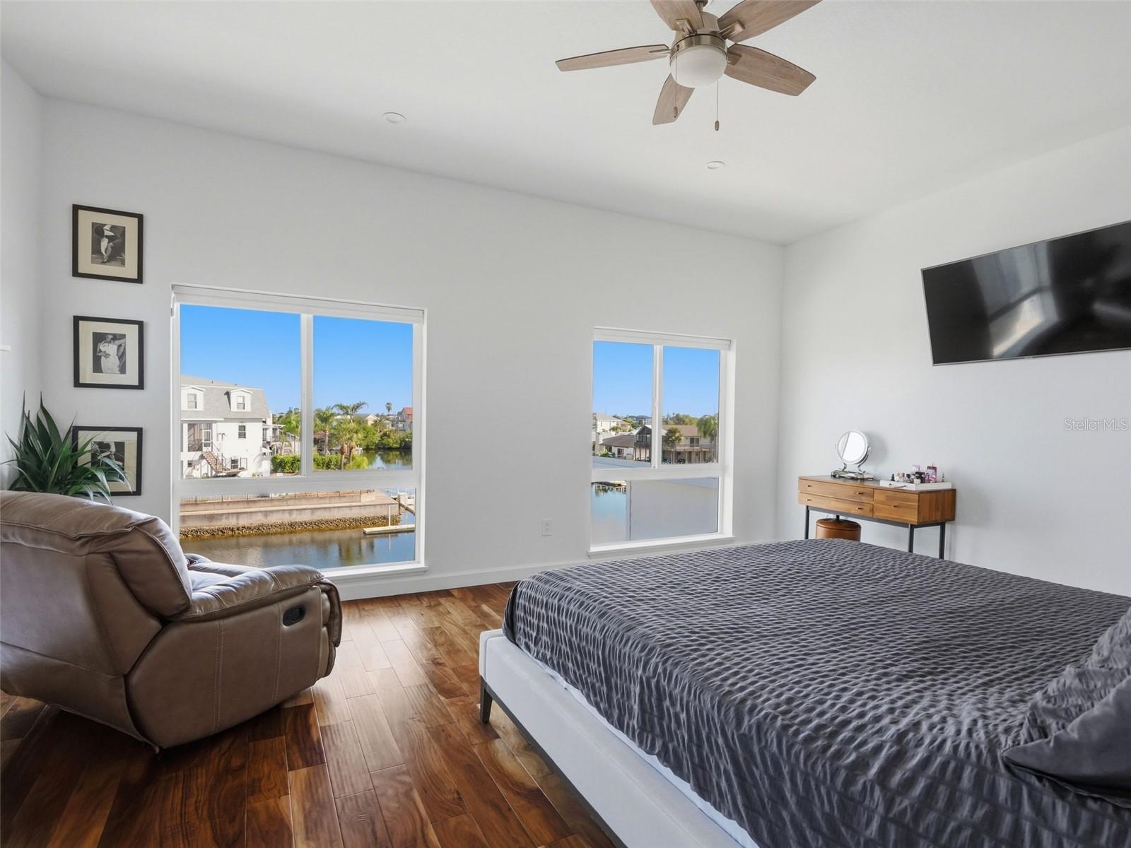 3385 GULFVIEW DRIVE