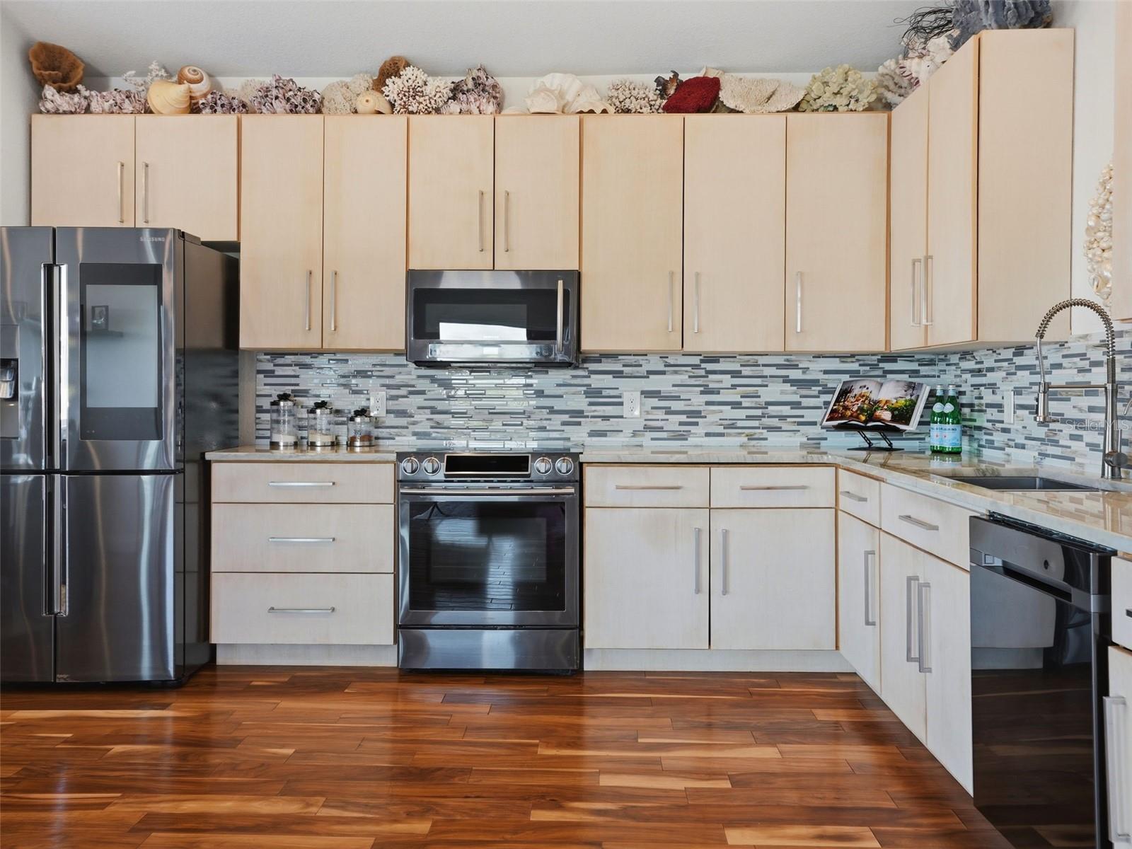 3385 GULFVIEW DRIVE