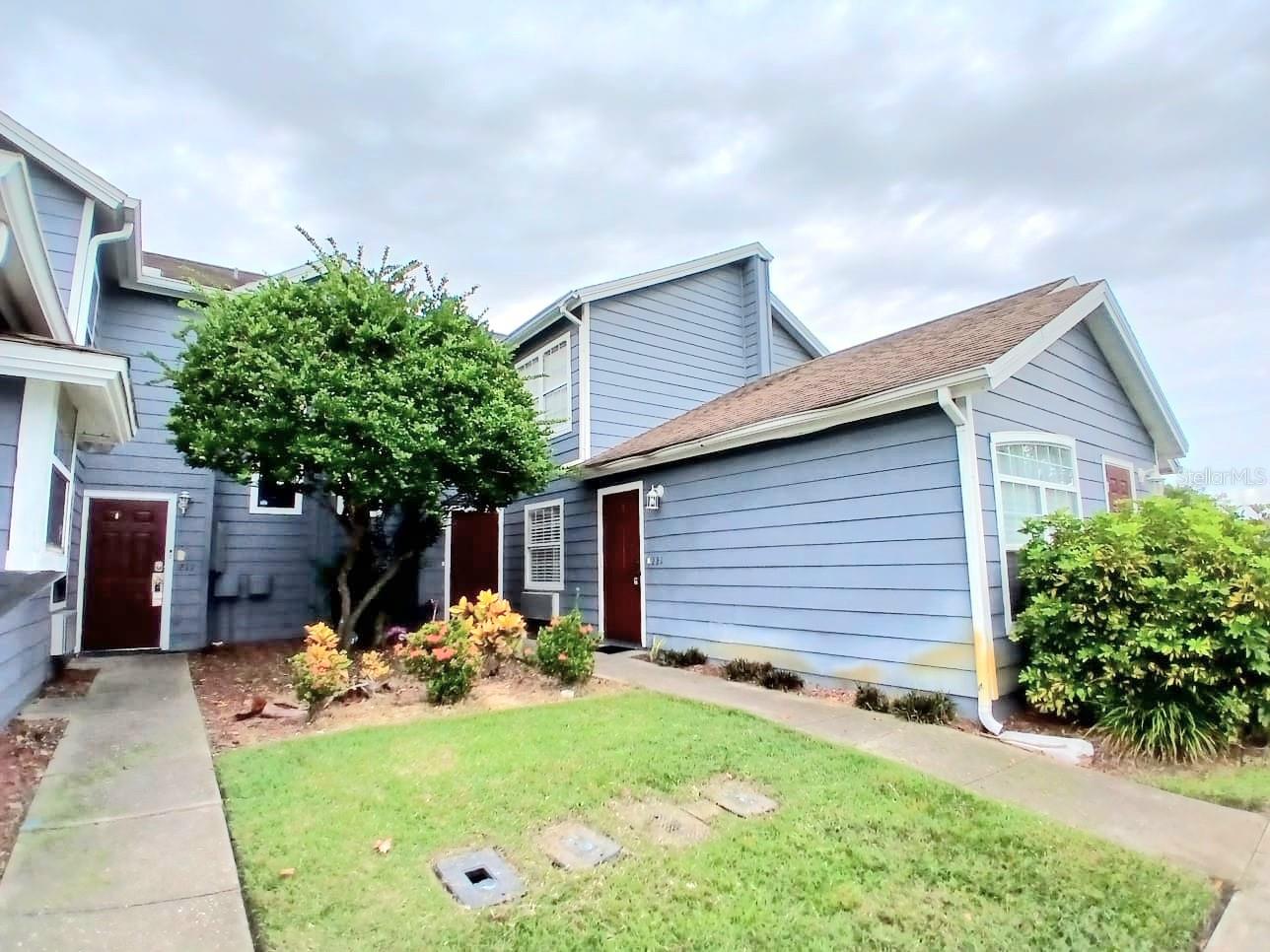 Great efficiency 1 bedroom and full bathroom. (No Kitchen) Resort style community. Lots of community amenities: pool, fitness center, basketball and tennis courts. Your own wall A/C unit, mini refrigerator, microwave, electrical 2 burner. Near Disney World, restaurants, and shopping centers, major Highways (I-4). All measurements are approximate. Schedule your appointment today.