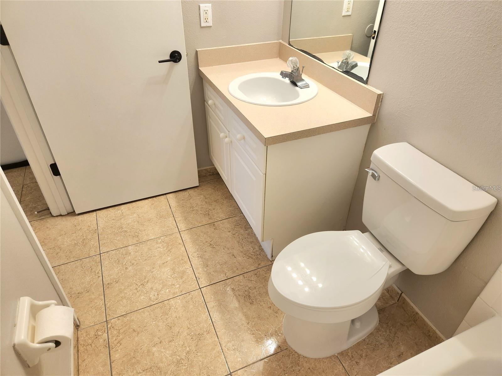 ISLAND CLUB WEST PH 02 - Residential Lease