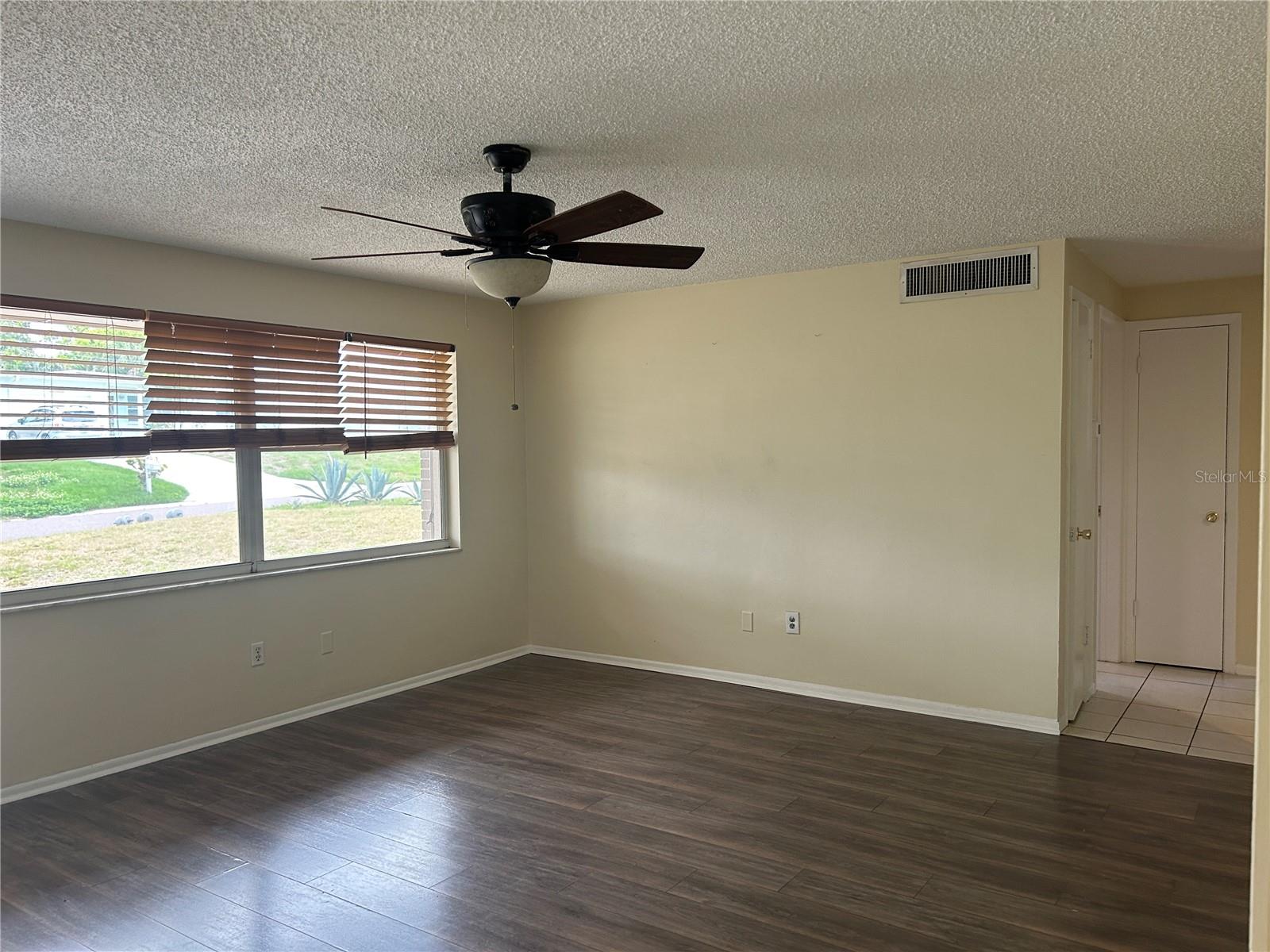 LAKE PALMS SEC 2 - Residential Income