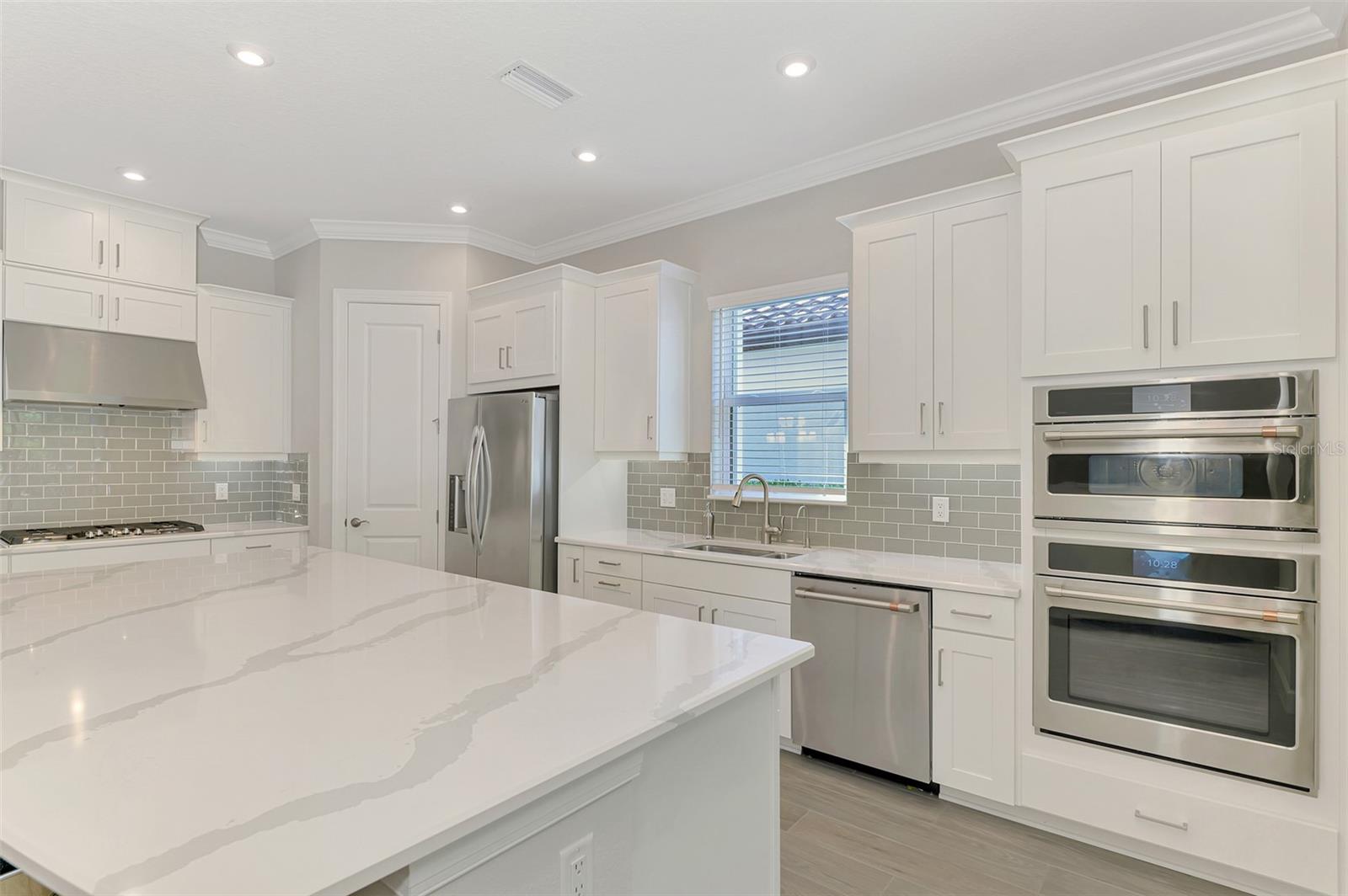 LEGACY ESTATES AT ESPLANADE ON PALMER RANCH - Residential