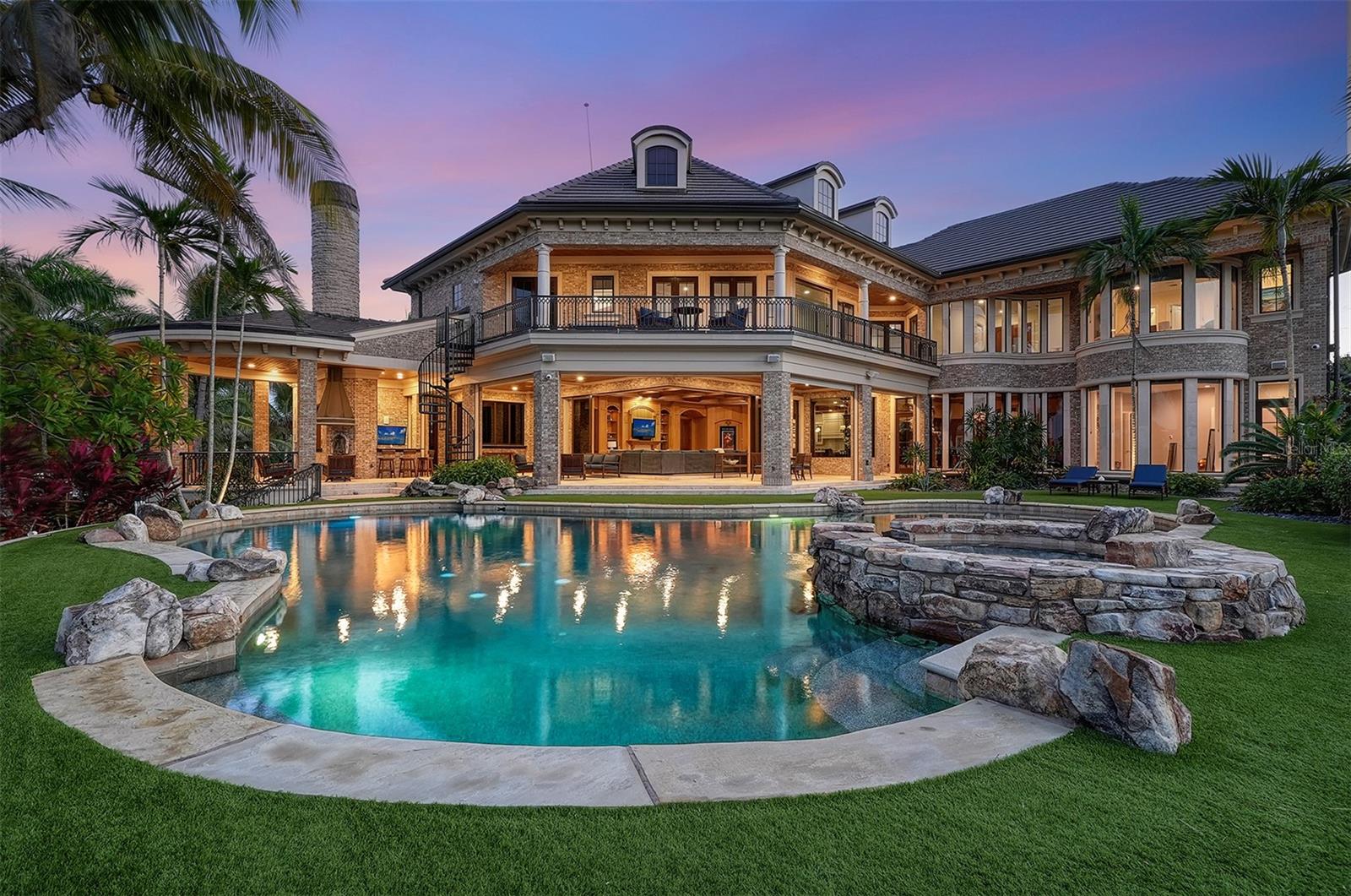 1423 HILLVIEW DRIVE