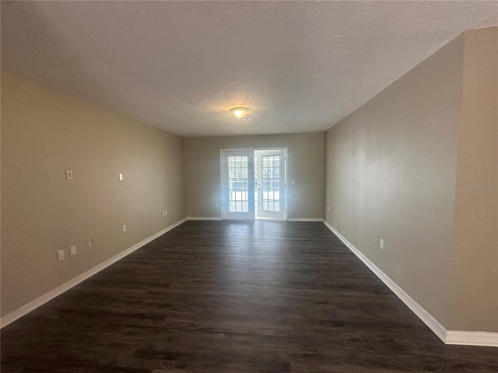 EMERALD GARDENS - Residential