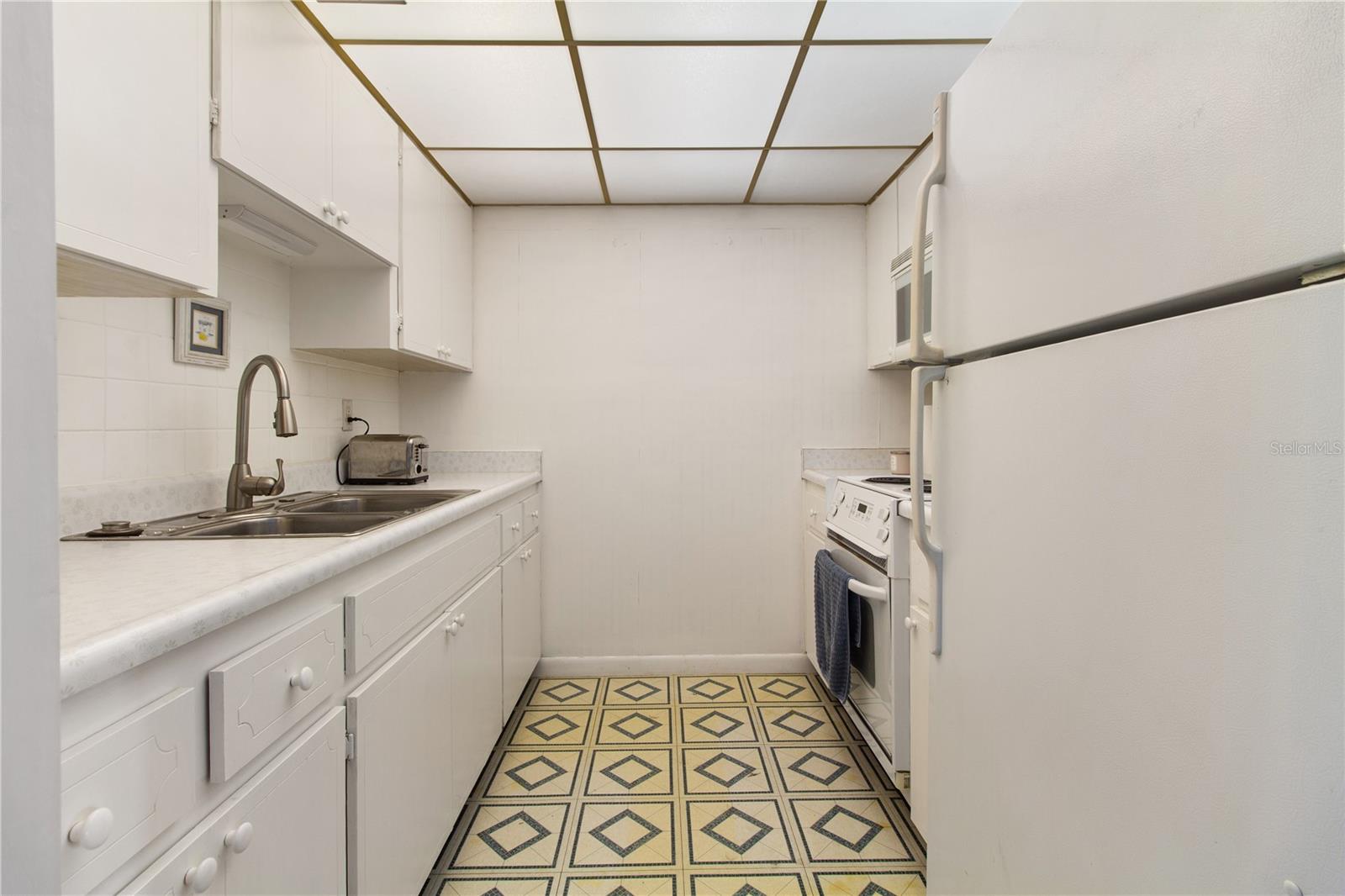 KALMIA CONDO - Residential Lease